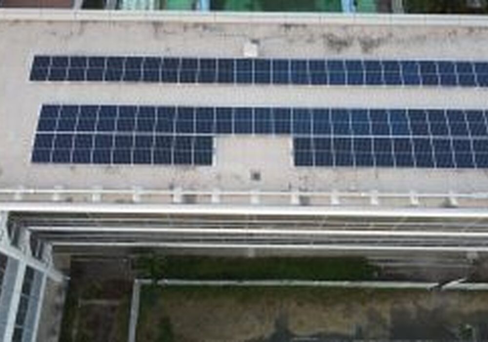 千葉県千葉市内中学校 屋上太陽光電気工事3